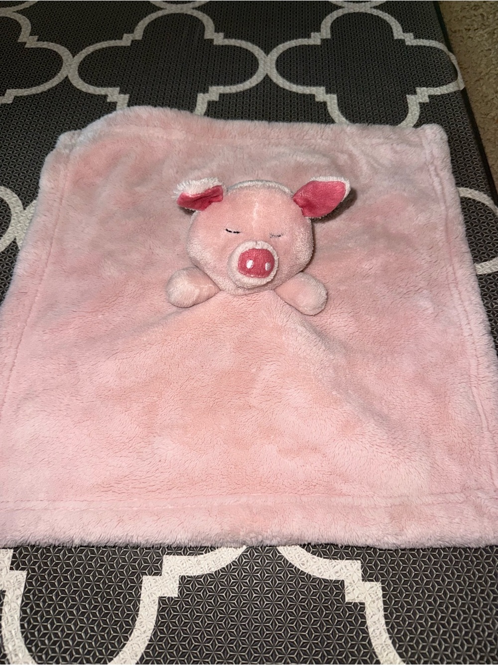 Pig lovey